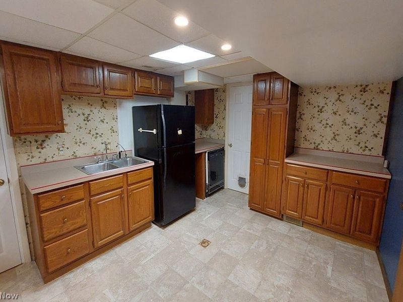 319 Westwood Drive, Steubenville, OH 43953 Photo 17