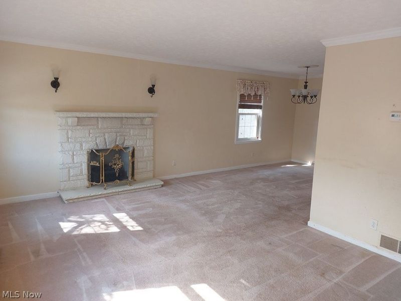 319 Westwood Drive, Steubenville, OH 43953 Photo 3