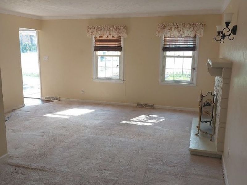 319 Westwood Drive, Steubenville, OH 43953 Photo 5