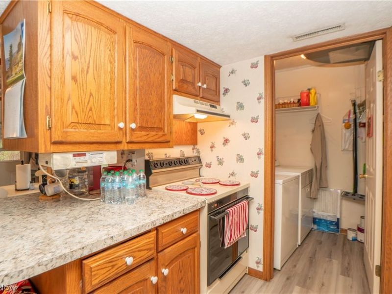 3070 Lancer Street NW, North Canton, OH 44720 Photo 11