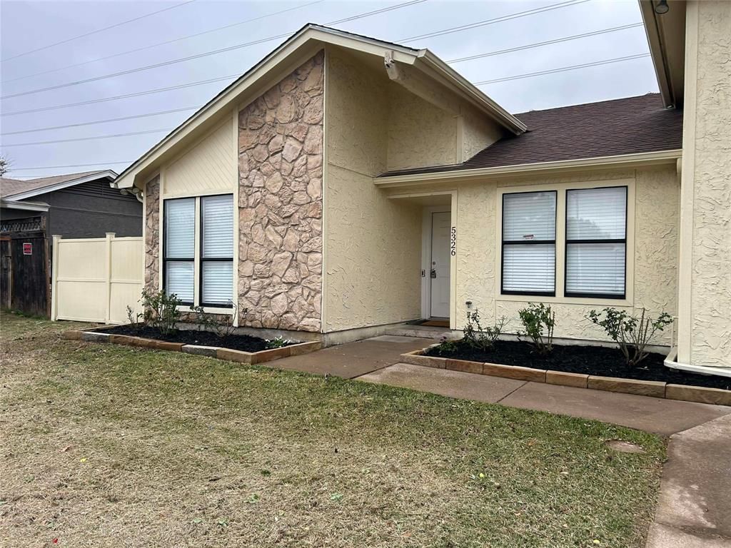 5326 Creek Valley Drive, Arlington, TX 76018 Main Photo