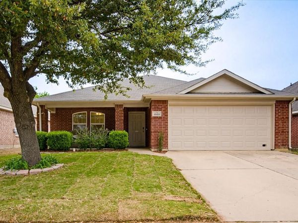 1525 Wickham Drive, Burleson, TX 76028
