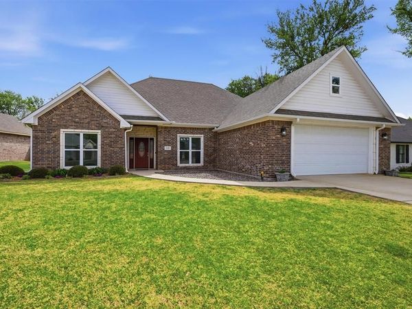 230 Bent Oak Drive , Pottsboro, TX 75076