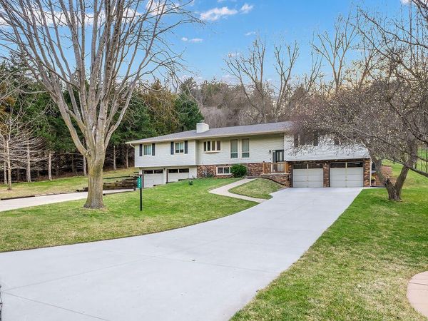 22742 LINDEN Road, CRESCENT, IA 51526