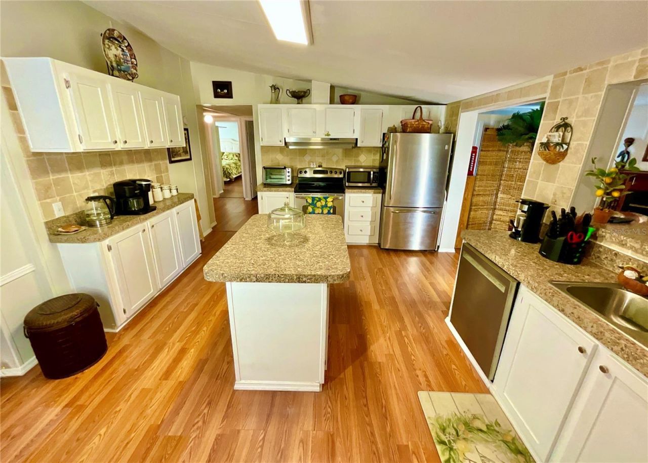 129 Crystal Lake Drive, Melrose, FL 32666 Photo
