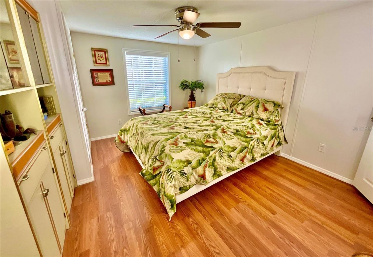 129 Crystal Lake Drive, Melrose, FL 32666 Photo