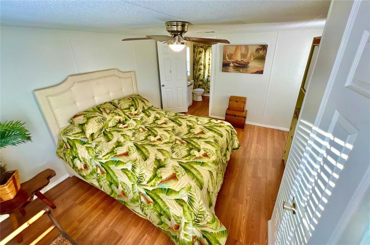 129 Crystal Lake Drive, Melrose, FL 32666 Photo