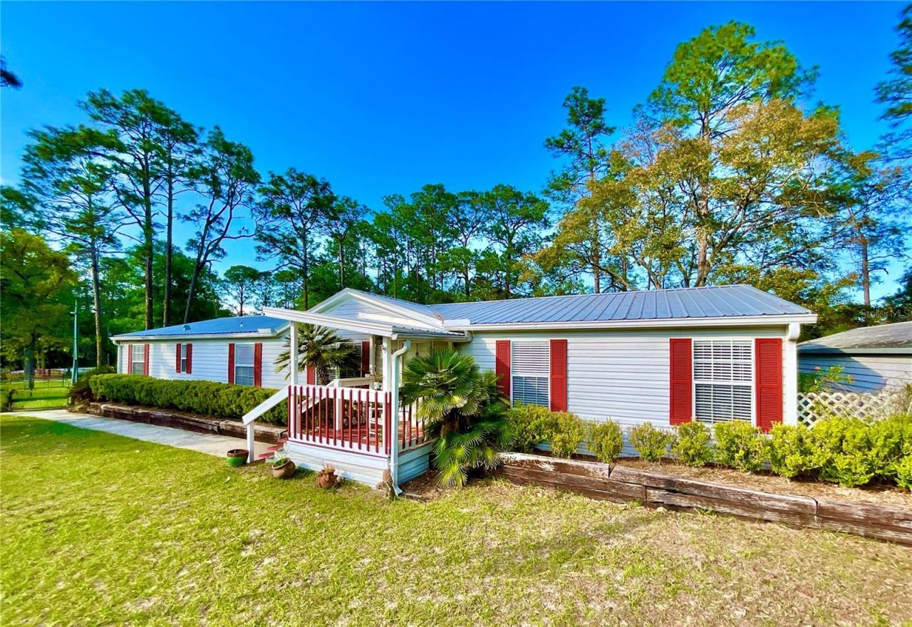 129 Crystal Lake Drive, Melrose, FL 32666 Photo