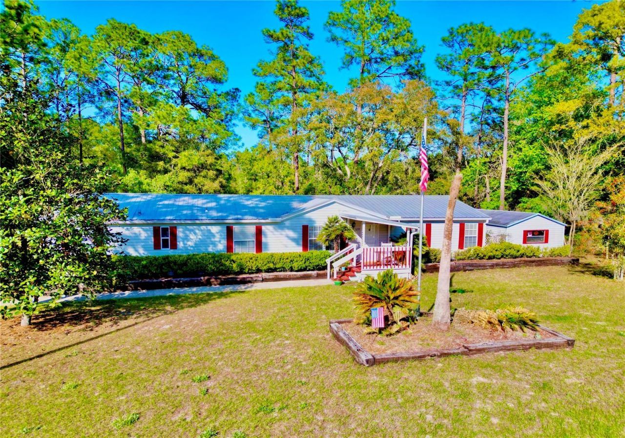 129 Crystal Lake Drive, Melrose, FL 32666 Photo
