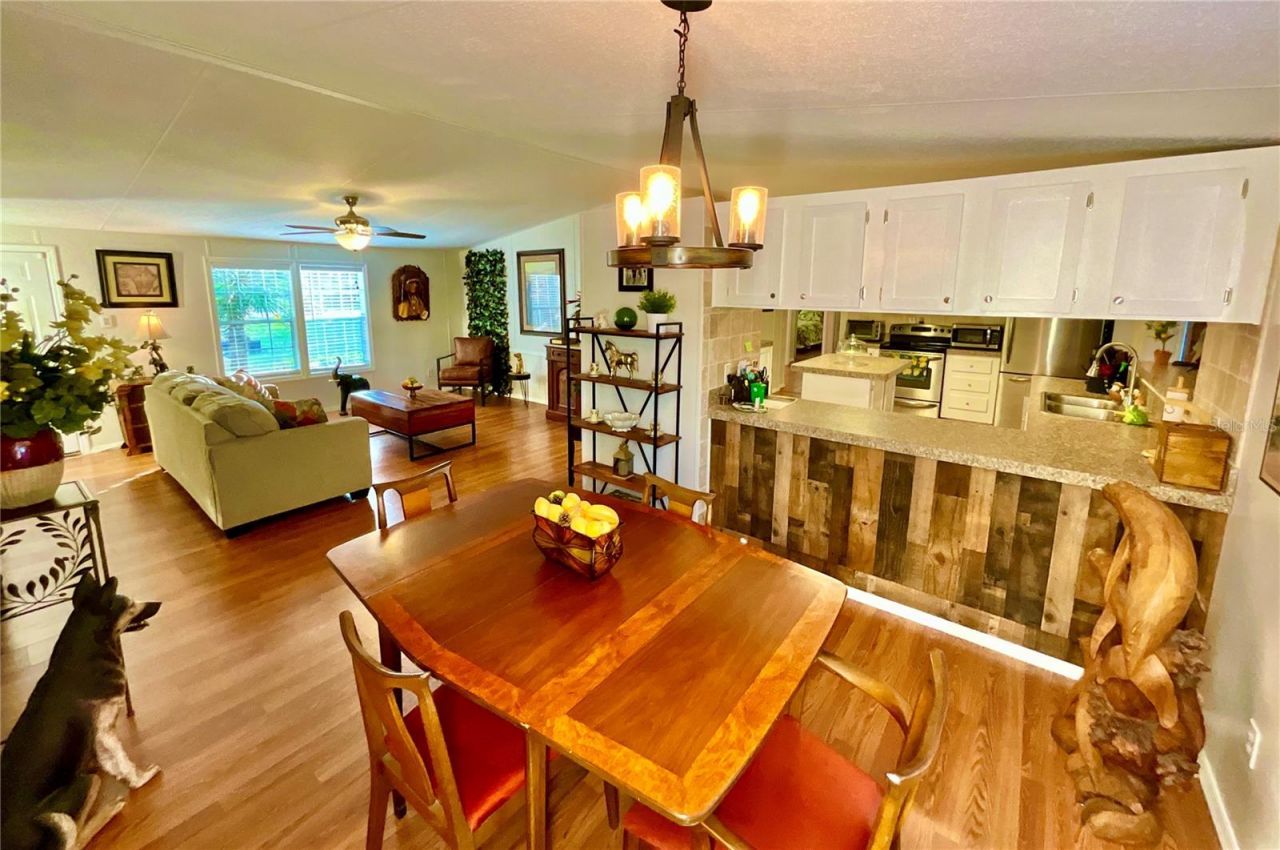 129 Crystal Lake Drive, Melrose, FL 32666 Photo