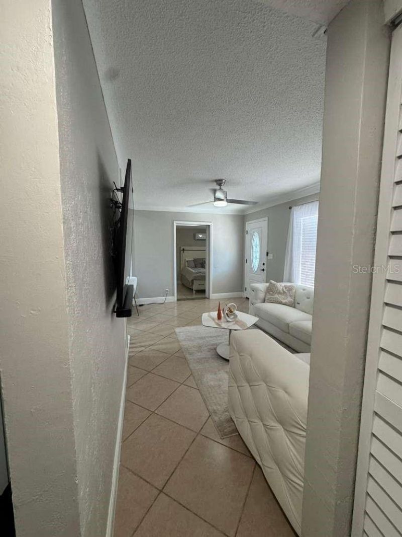 2593 38th Avenue N, Unit B, Saint Petersburg, FL 33713 Photo