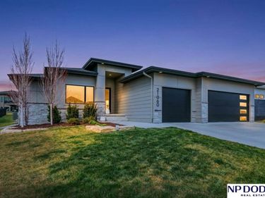 21060 Joseph Street, Elkhorn, NE 68022