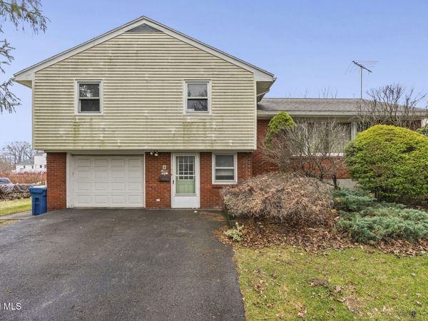 27 Eva Street, Latham, NY 12110