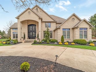 1311 Chantilly Circle NE Canton, OH 44721