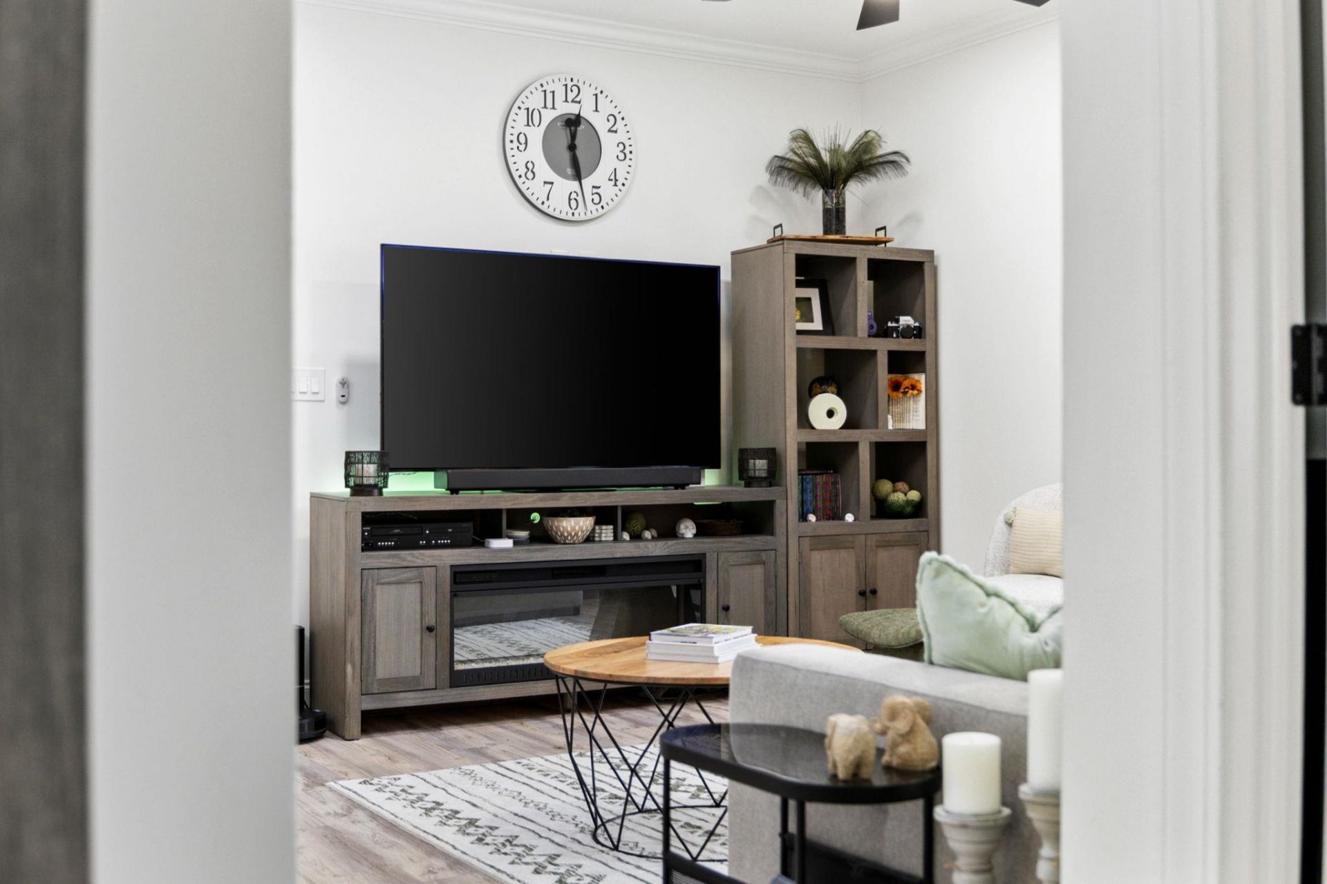 2013 Silvercrest Dr. Photo 7