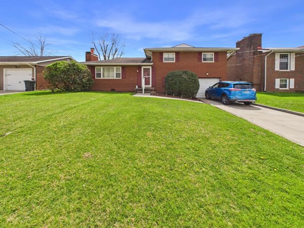 589 Fairwood Road, Huntington, WV 25705