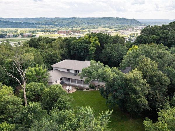 3031 Wild Rose LANE, Onalaska, WI 54650