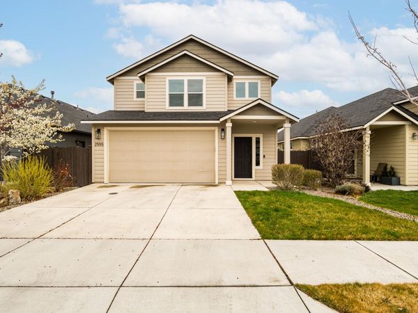 2555 NW Ivy Way, Redmond, OR 97756
