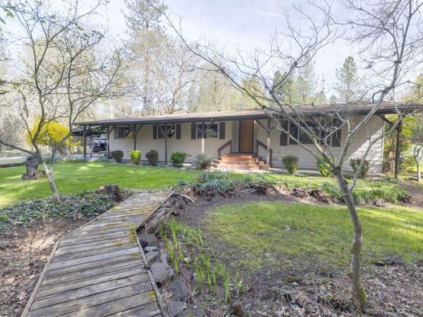 5600 Demaray Drive, Grants Pass, OR 97527