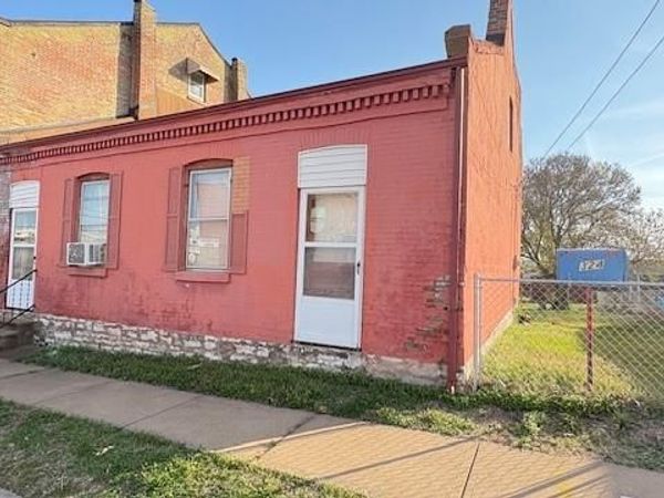 322 E Davis Street , St Louis, MO 63111