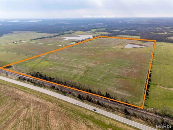 00 Highway 24, Paris, MO 65275