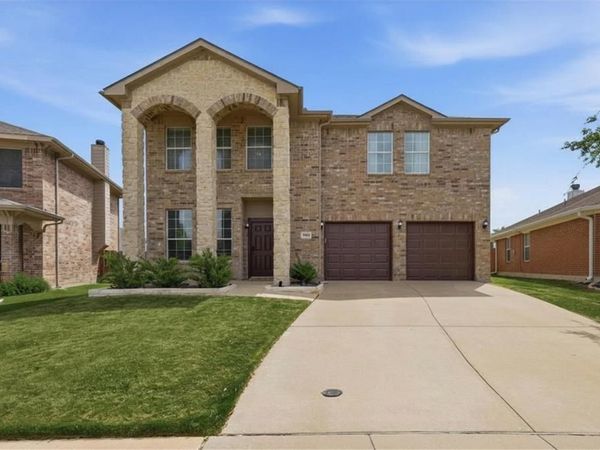 10832 Thorngrove Court, Fort Worth, TX 76052