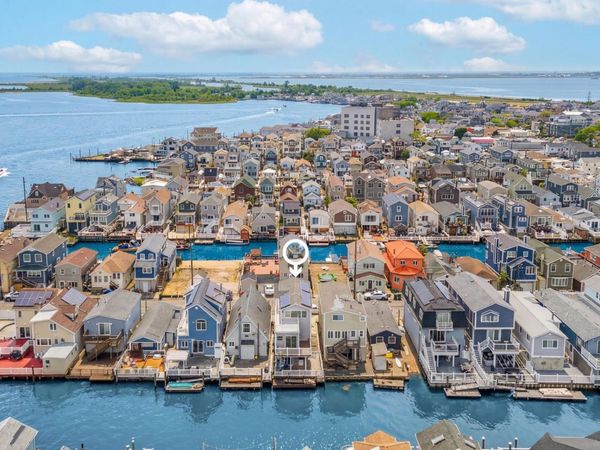 40 W 13th Road, Broad Channel, NY 11693