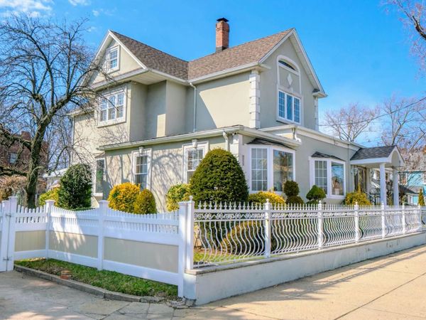 93-44 224th St , Queens Village, NY 11428