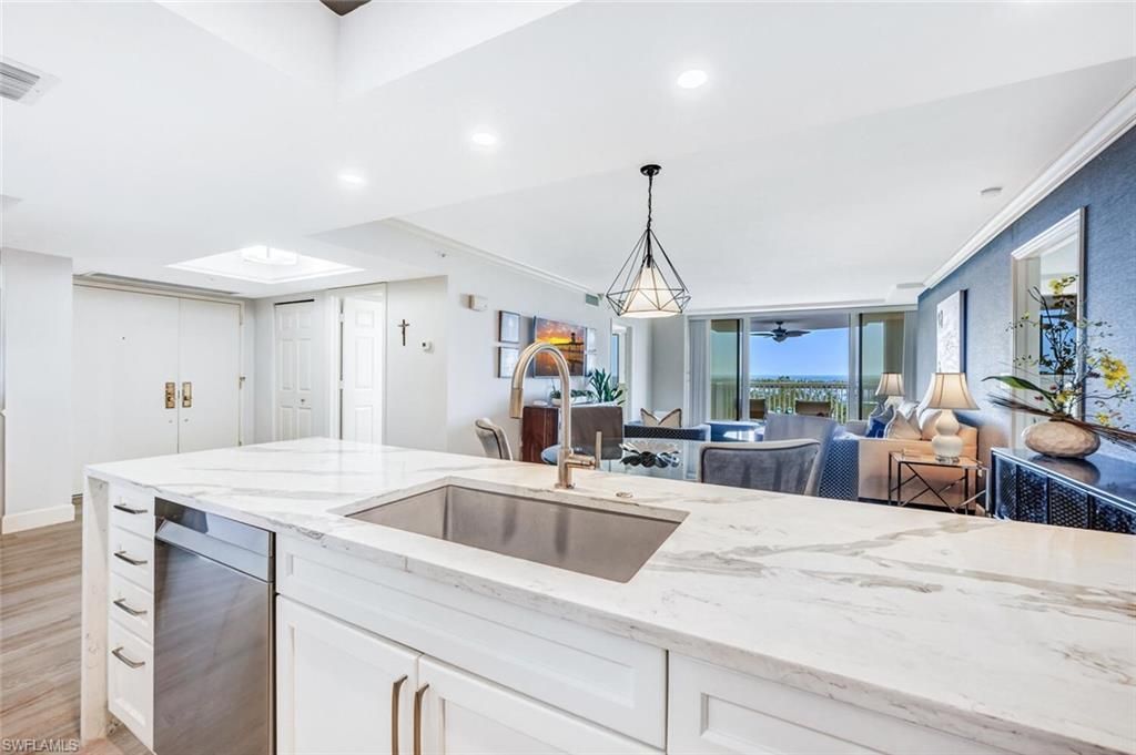 6849 Grenadier Blvd, Unit 503, Naples, FL 34108 Photo