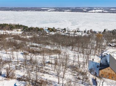 4100 Onnalinda Drive, Canandaigua, NY 14424