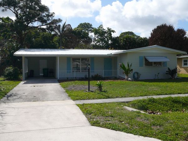 2921 Sherwood Lane, Fort Pierce, FL 34982