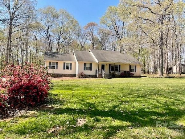 122 John Adam Lane , Statesville, NC 28625