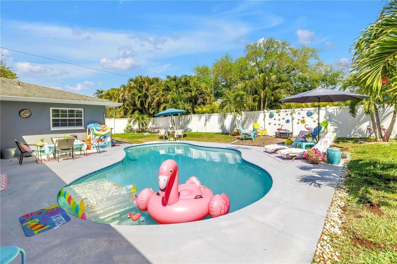 12487 93rd Avenue , Seminole, FL 33772 Photo