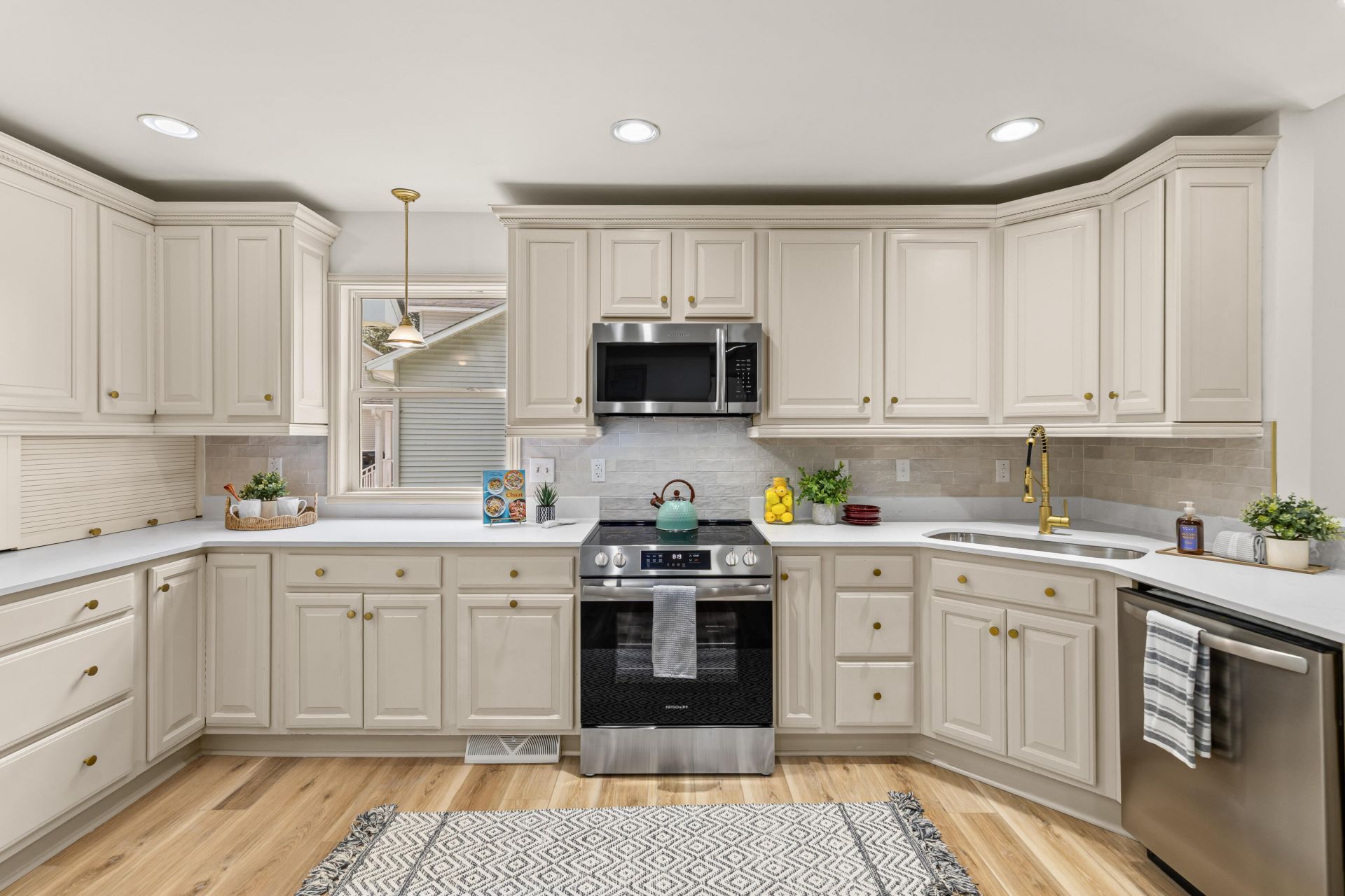 8568 Wagram Lane Photo 7