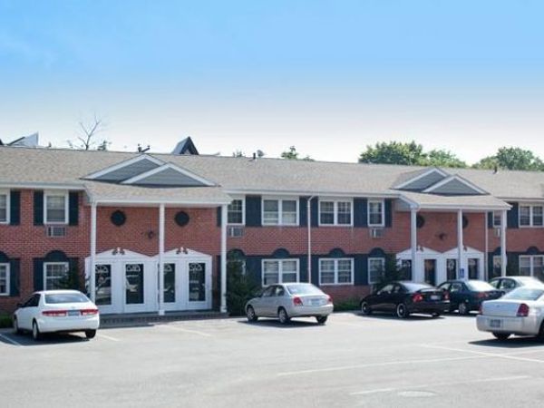 64 S Clinton Avenue , Unit 2B, Bay Shore, NY 11706