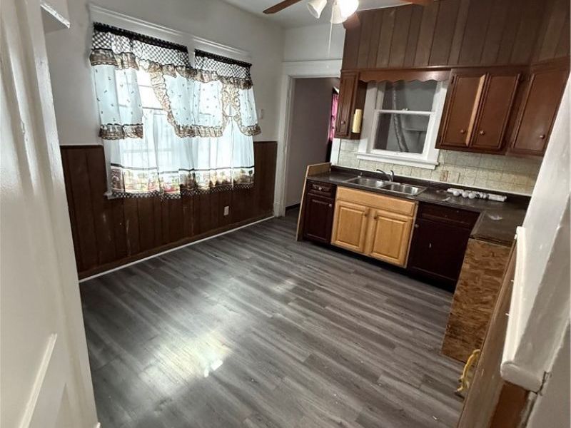 526 E 118th Street, Cleveland, OH 44108 Photo 10