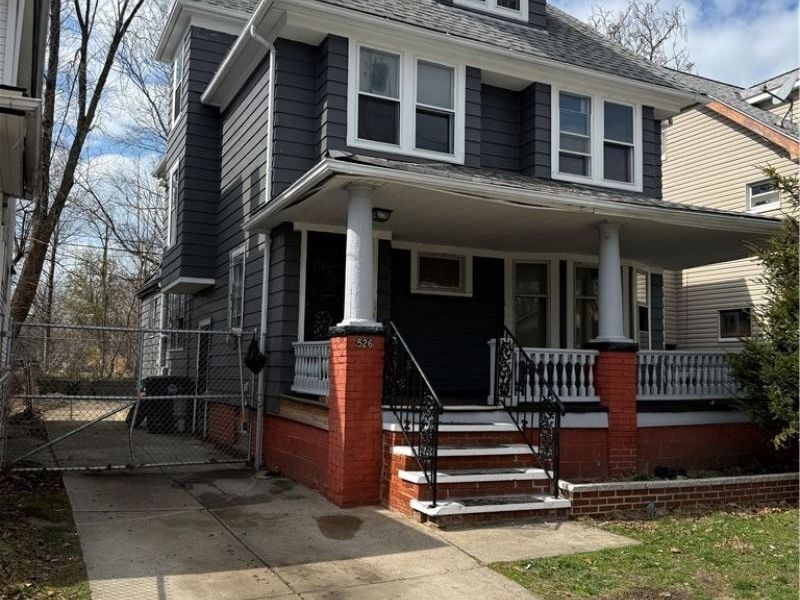 526 E 118th Street, Cleveland, OH 44108 Photo 2