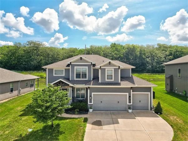839 Creekmoor Pond Lane, Raymore, MO 64083