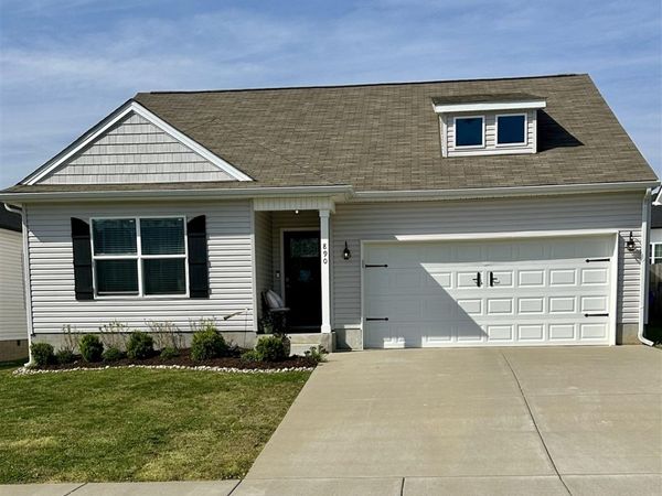 890 McFadin Station Street , Bowling Green, KY 42103