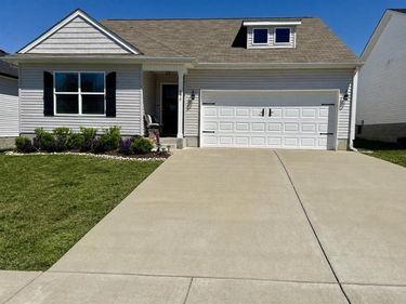 890 McFadin Station Street, Bowling Green, KY 42103