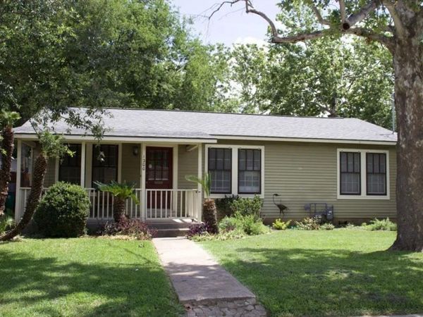 1200 Alegria RD, Unit 1, Austin, TX 78757