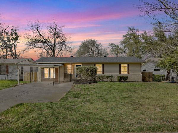 1402 Kent ST, Taylor, TX 76574