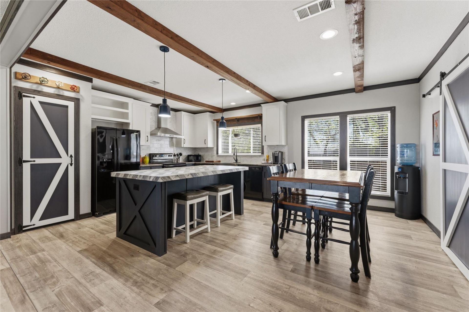 313 S Ave F Ave, Johnson City, TX 78636 Main Photo