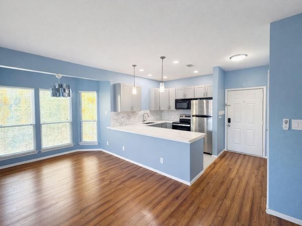 808 W 29th ST, Unit 206, Austin, TX 78705