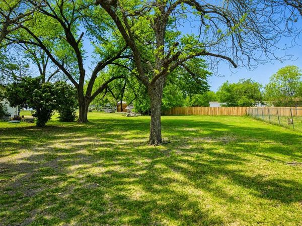 303 E Wolf ST, Granger, TX 76530