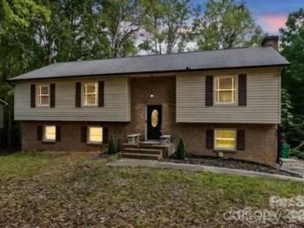 7414 Castlebar Road , Charlotte, NC 28270