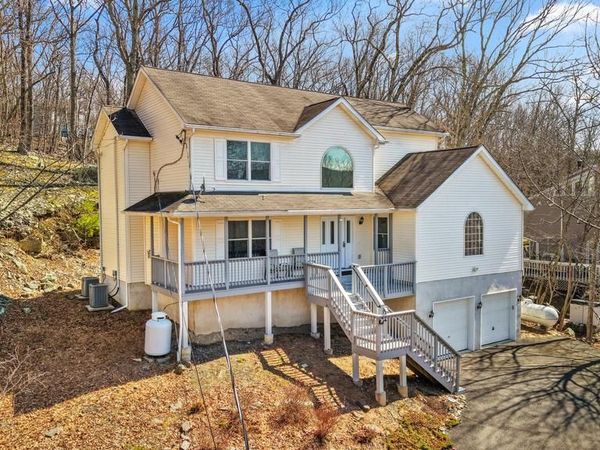 226 REGENT STREET , BUSHKILL, PA 18324