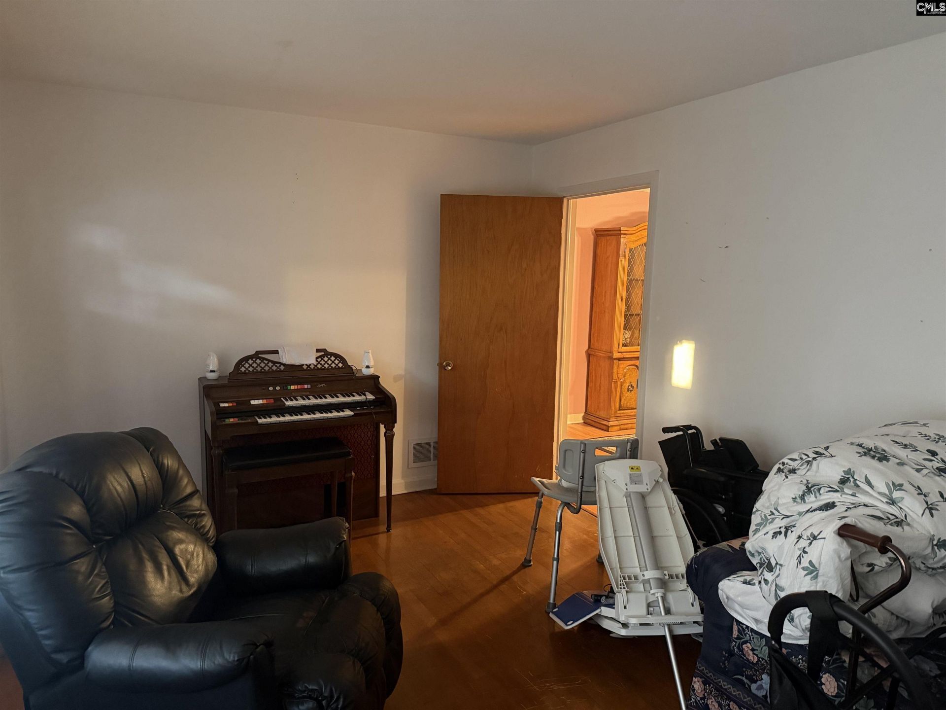 1130 Reynolds Drive  Photo 13