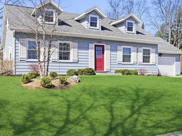 1028 S 7th AVENUE, West Bend, WI 53095