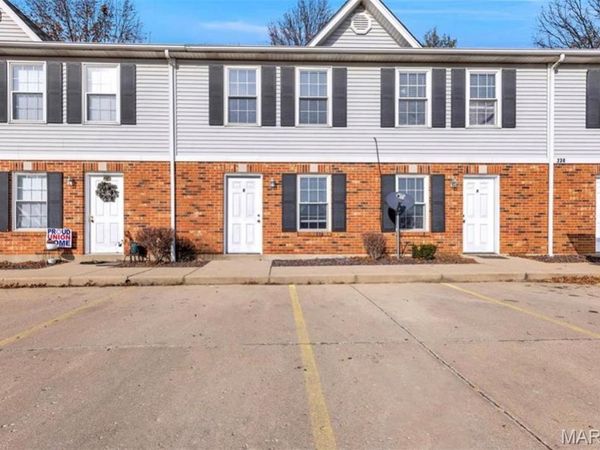 237 Veterans Parkway , Columbia, IL 62236